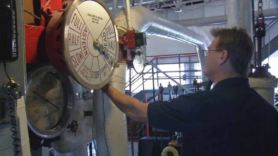 Belle of Louisville engine room.jpg