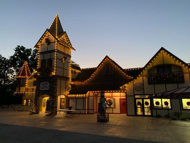 HOLIDAY WORLD REOPENING - SOCIAL DISTANCING - KEITH KAISER - 6-12-2020  (4).jpeg