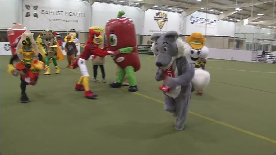 RAW MASCOT BOWL 2-1-19_frame_136710.jpg