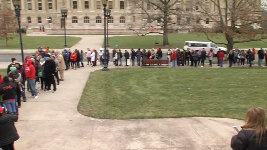 Teachers rally in Frankfort against pension-related bill 2-28-19