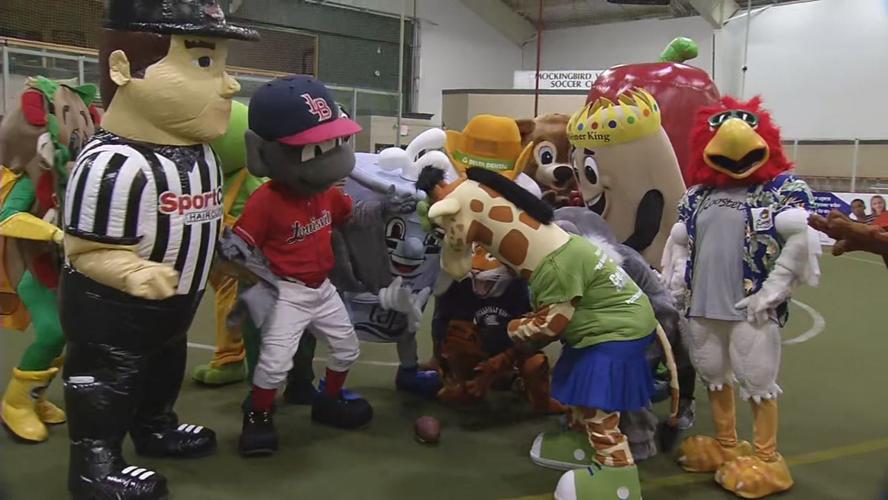 RAW MASCOT BOWL 2-1-19_frame_142030.jpg