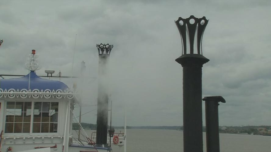 Belle of Louisville steam.jpg