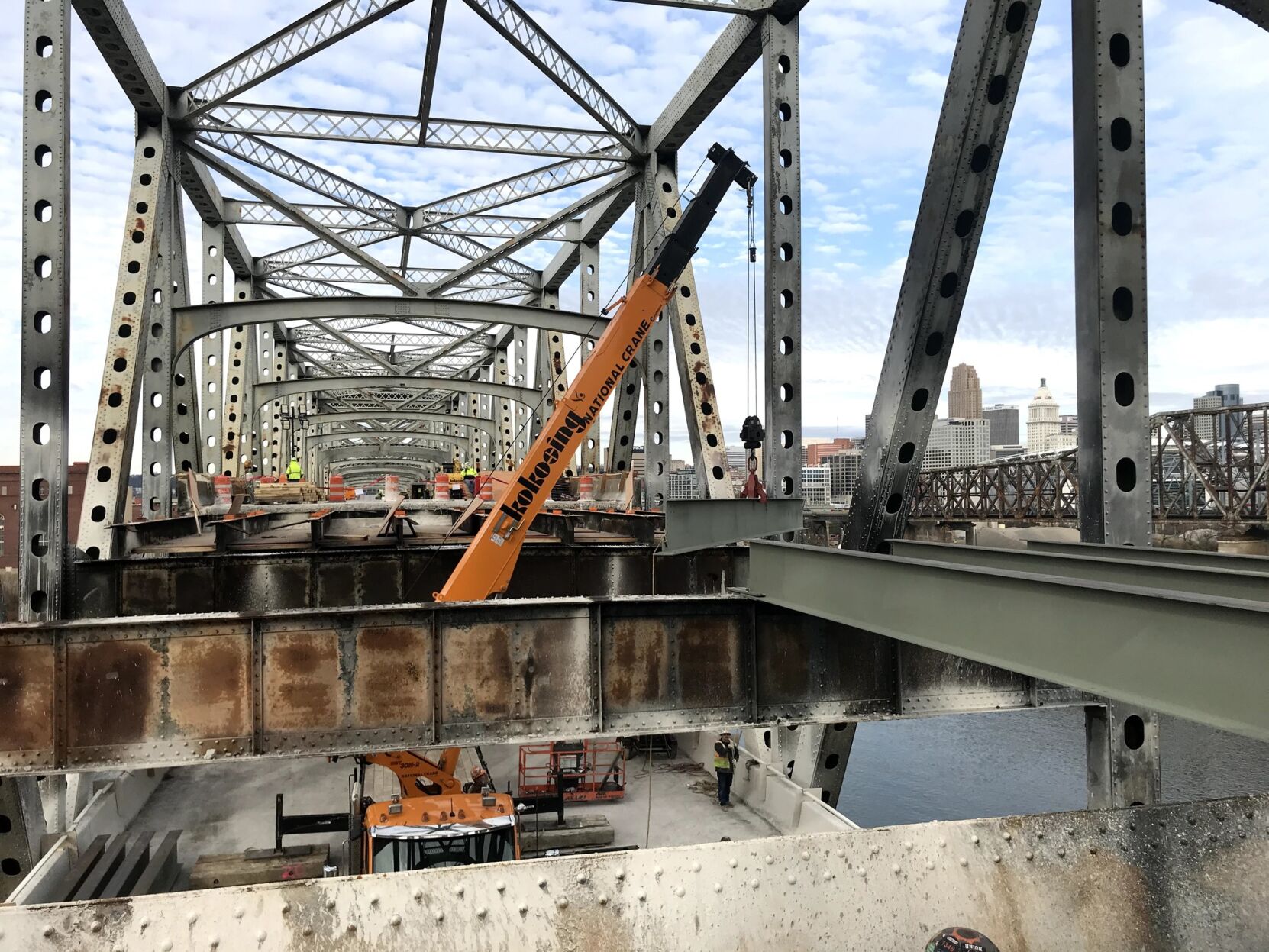 Beams Replaced, Repairs Continue On Fire-damaged Brent Spence Bridge In ...