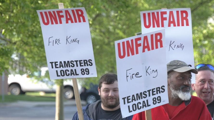 Members of Teamsters Local 89 on the picket line at New Albany's FireKing International