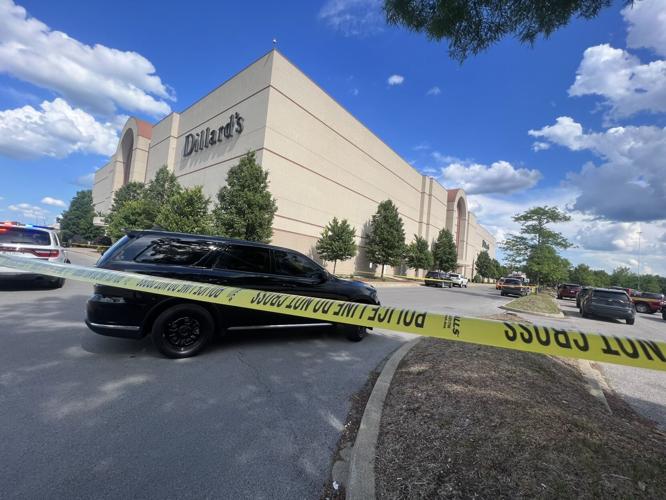 Shooting at Mall St. Matthews