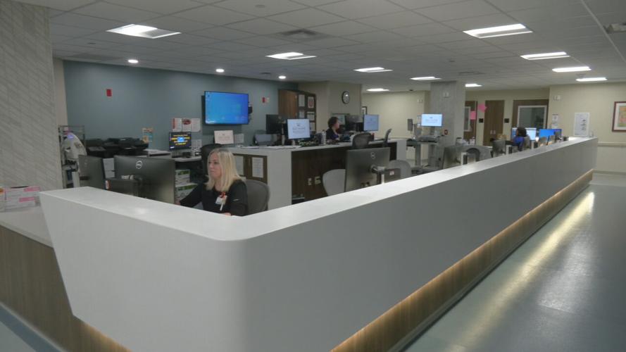 Nick Wilt helps cut ribbon on UofL Hospital West Tower