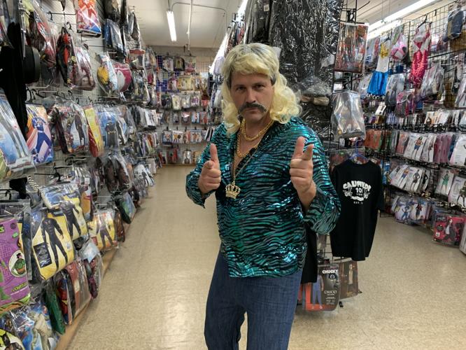 CAUFIELD'S HALLOWEEN COSTUMES - KK - 10-28-2020  (12).JPG