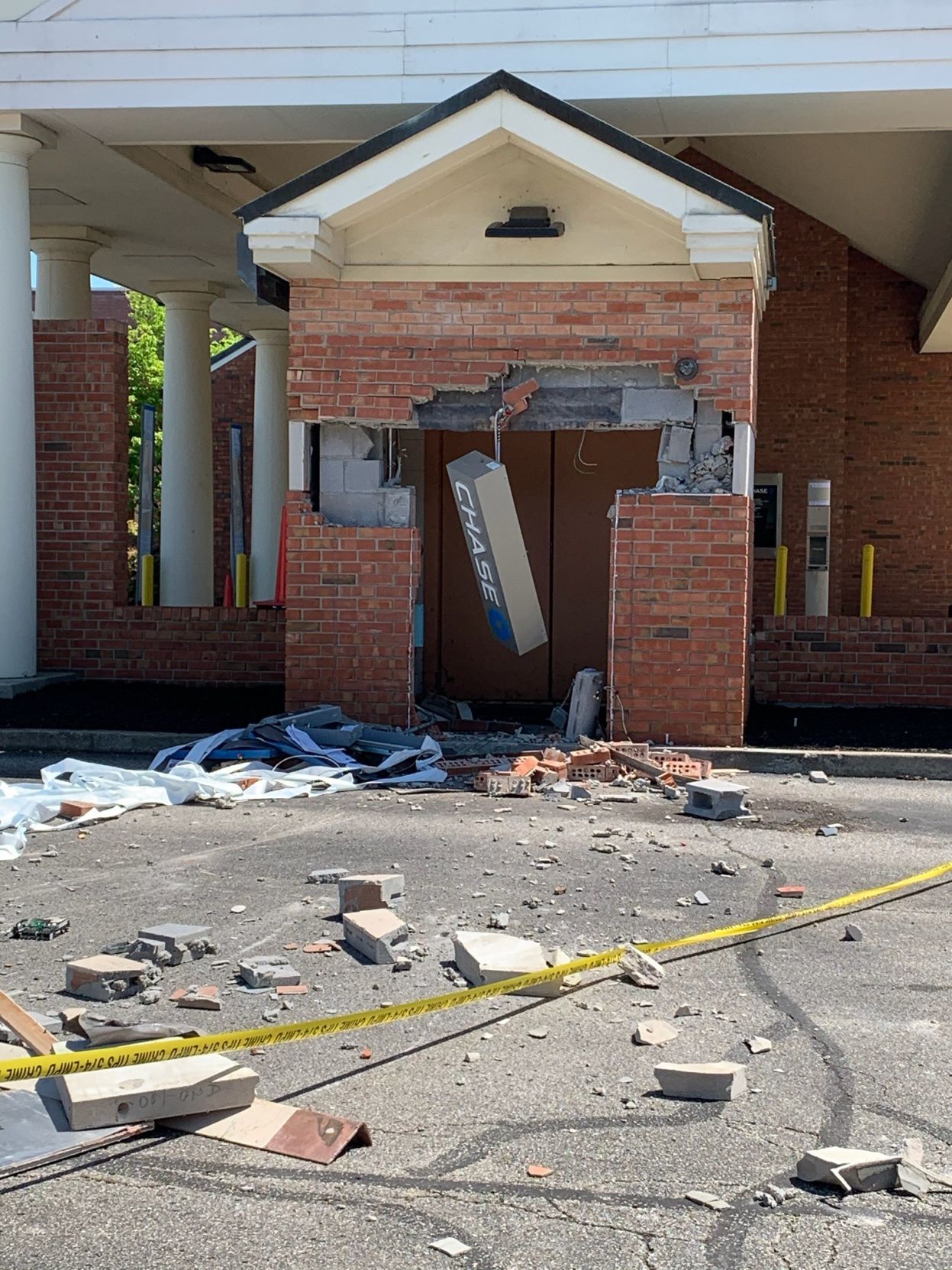 Holiday Manor Chase ATM robbery 2.jpg