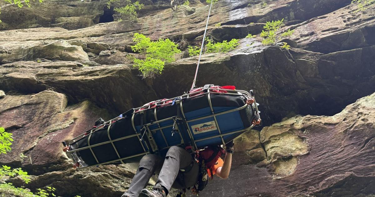 Crews rescue hiker who fell off 50-foot cliff at Kentucky's Red River Gorge
