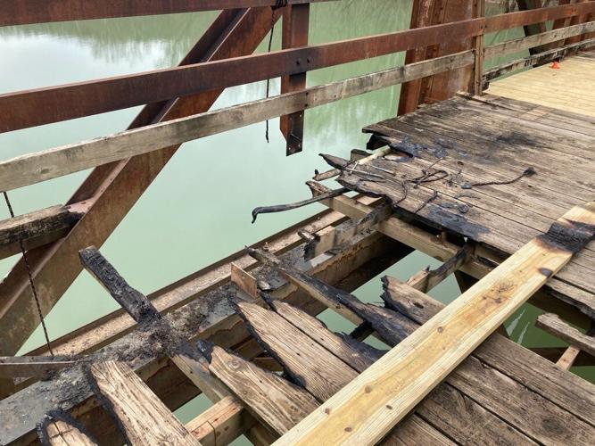 Old Sublimity Bridge burned in Daniel Boone National Forest (March 2021)