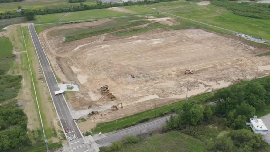 PACCAR DISTRIBUTION BREAKS GROUND (1).jpeg