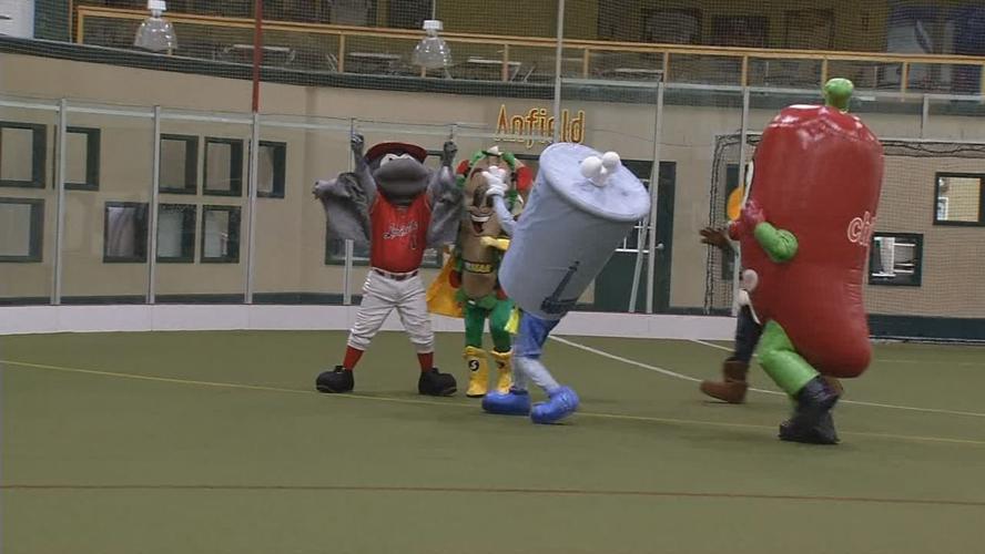 RAW MASCOT BOWL 2-1-19_frame_349548.jpg