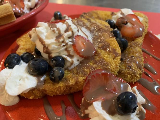 CHRISTMAS CAFE ON FRANKFORT AVENUE - KK - 8-26-2020  (17).JPG