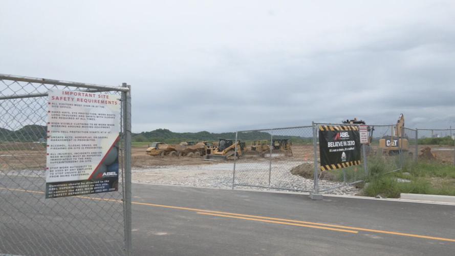 PACCAR DISTRIBUTION BREAKS GROUND.jpeg