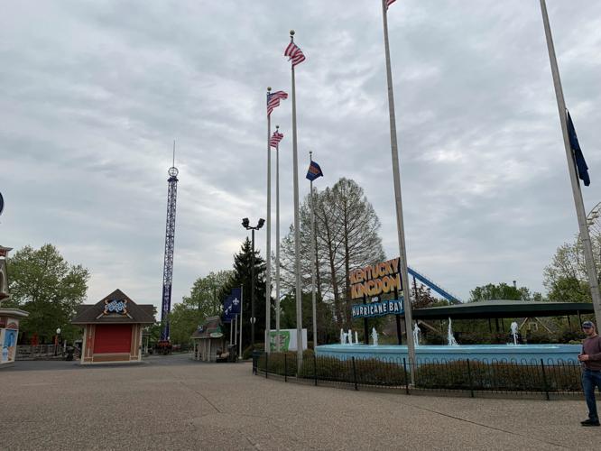 Kentucky Kingdom and Hurricane Bay sign