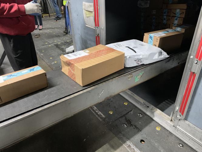 UPS - UNITED PARCEL SERVICE - LOUISVILLE HUB - HOLIDAY PREPS - 12-3-19  (7).jpg