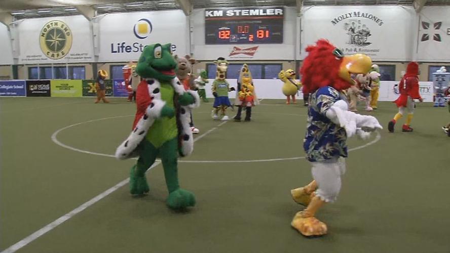 RAW MASCOT BOWL 2-1-19_frame_452905.jpg