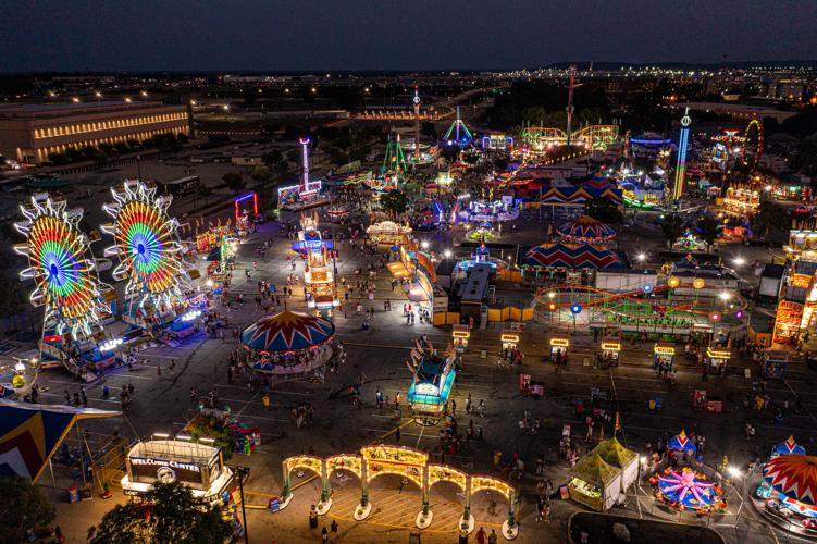 Kentucky State fair 2021 midway.jpg