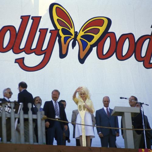 Dolly Parton at Dollywood grand opening in 1986 1