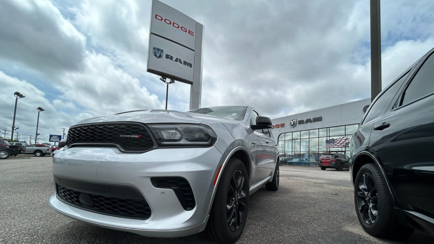 Dodge vehicles at Commonwealth Dodge dealership in Louisville