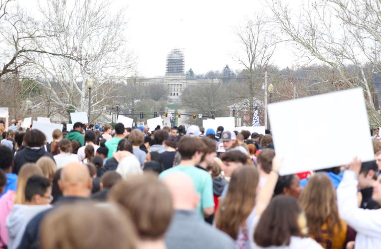 Students make their way to Capitol.JPG