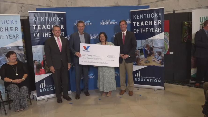 Mandy Perez of Crittenden County Middle School is named Kentucky's 2023 Teacher of the Year