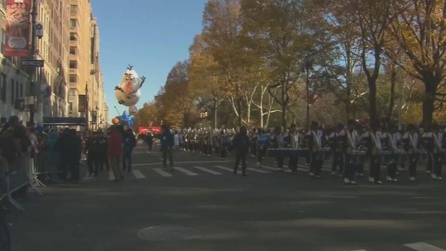 COLLINS STUDENTS MACY'S PARADE
