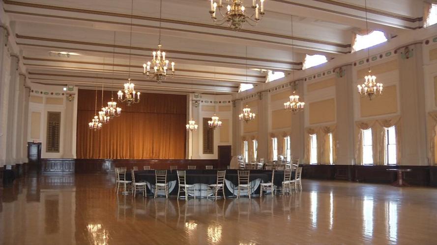 Kentucky venue tasked with rescheduling weddings after governor's new restrictions