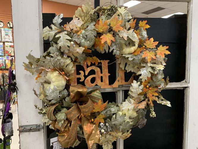 HALLOWEEN DECORATIONS - KK - BEN FRANKLIN CRAFTS - 10-12-2020 3