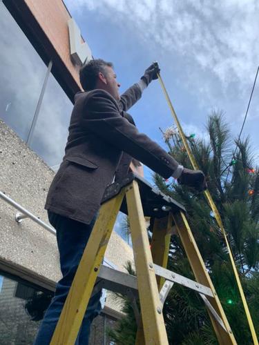 JUDE'S JINGLE TREE 2021 2.jpg