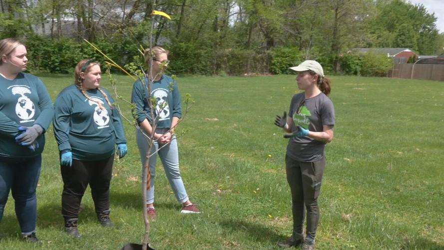 WDRB TREE PLANTING 4-25-22