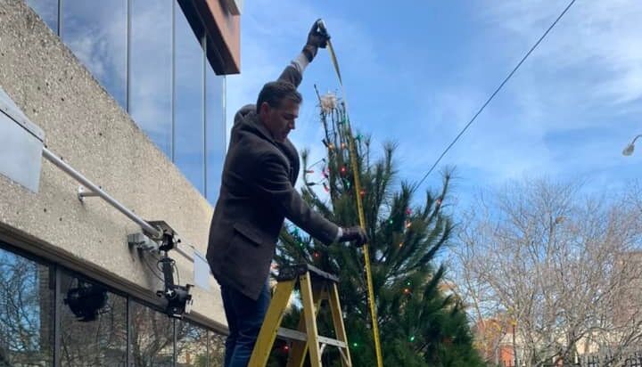 JUDE'S JINGLE TREE 2021 3.jpg