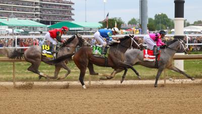 Horses run at 2023 Kentucky Derby.JPG