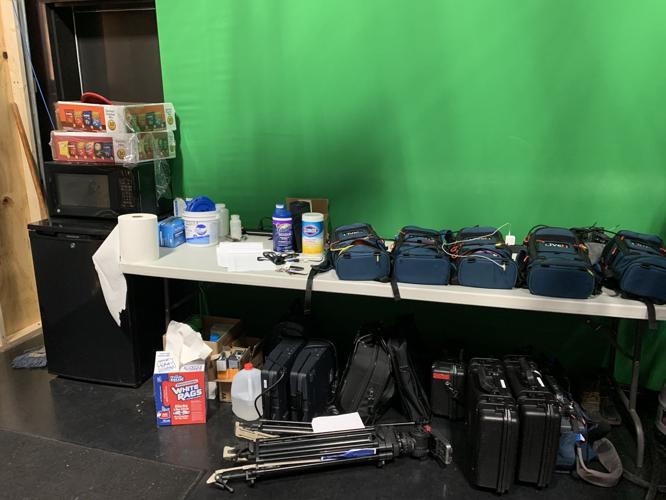 WDRB - SOCIAL DISTANCING STUDIO B  (5).jpg