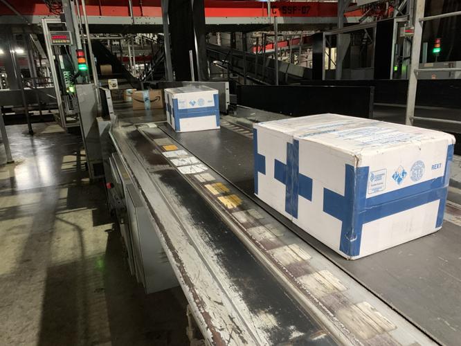 UPS - UNITED PARCEL SERVICE - LOUISVILLE HUB - HOLIDAY PREPS - 12-3-19  (10).jpg