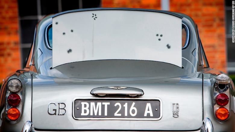 James Bond Aston Martin 3.jpg