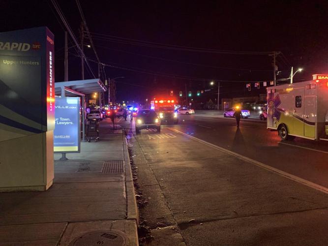 LMPD officer accident 11-22-21 (2).jpg