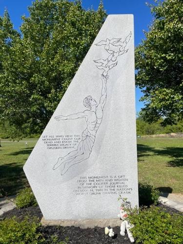 Monument honoring Carrollton bus crash.jpg