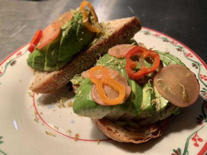 CHRISTMAS CAFE ON FRANKFORT AVENUE - KK - 8-26-2020  (19).JPG