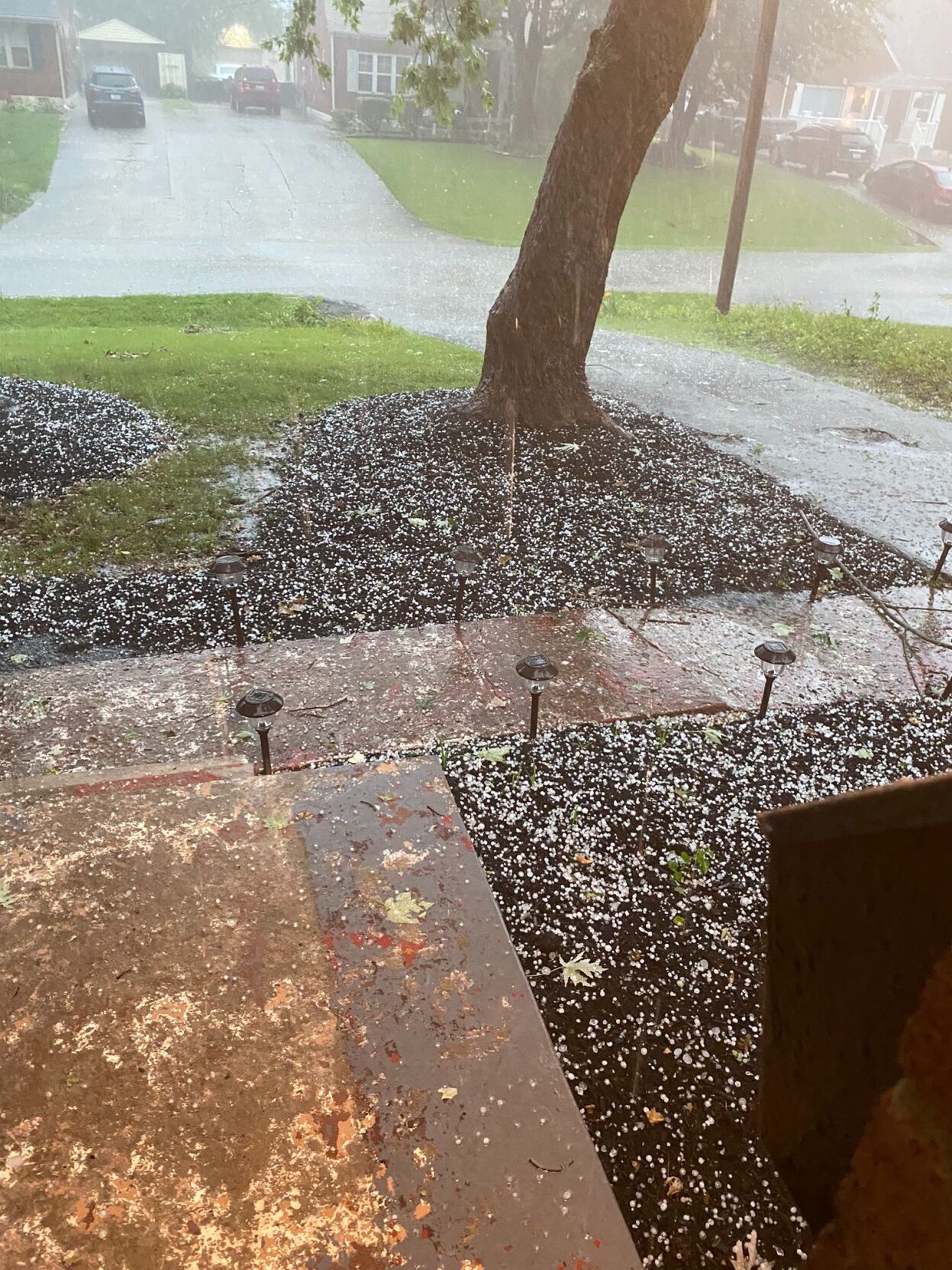 Hail falls in Shively