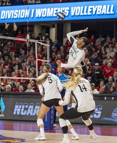 UL NCAA Volleyball Purdue-9.jpg