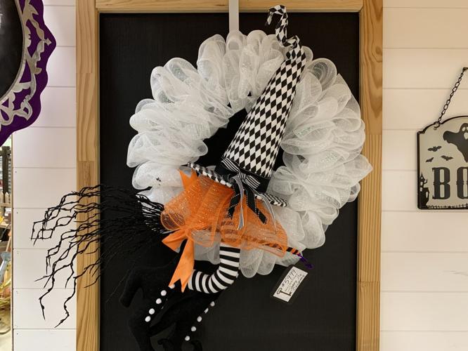 HALLOWEEN DECORATIONS - KK - BEN FRANKLIN CRAFTS - 10-12-2020 4