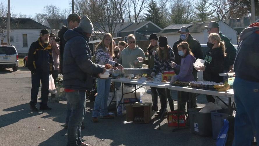 FEEDING THE HOMELESS PIZZA AND SOUP IN NEW ALBANY.jpeg