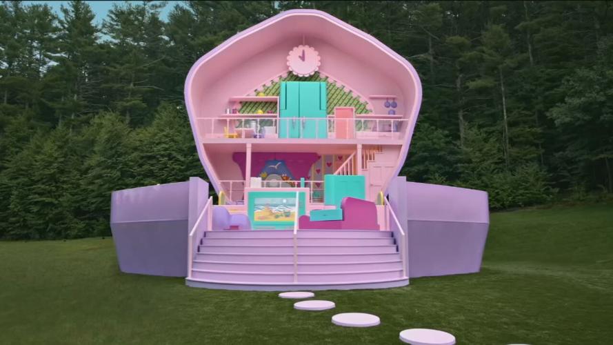 Polly Pocket Airbnb