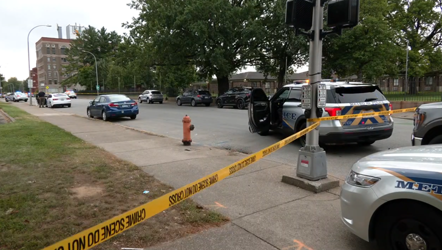 LMPD investigates shooting at 10th and Chestnut