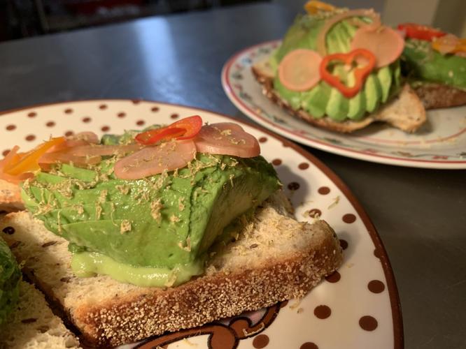 CHRISTMAS CAFE ON FRANKFORT AVENUE - KK - 8-26-2020  (21).JPG