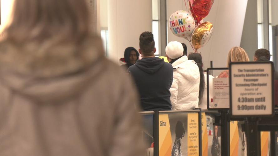 Airport travel at Louisville Muhammad Ali International Airport. WDRB photo, Dec. 22, 2022.
