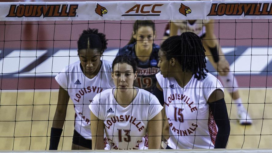 Louisville_Volleyball_0472.jpg