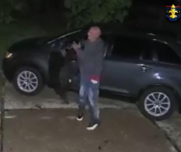 LMPD searching for suspect in burglary.jpg