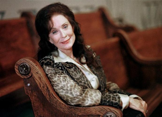 Loretta Lynn in 2000